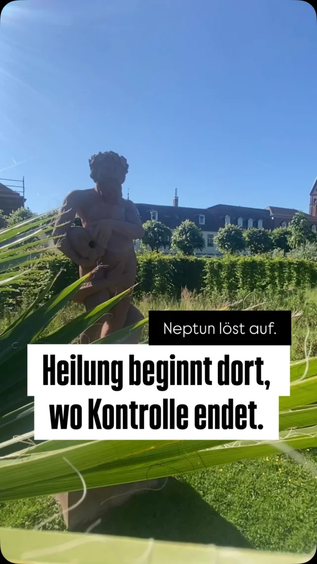 Selbstführung mit Unterstützung der Astrologie.

In deiner Geburtsradix ist genau sichtbar:
💫 wo du lernen darfst, 
💫 wo deine Wachstumszonen ausgeprägt sind 
💫 und wo du deine inneren Wahrheit vertrauen kannst.

In dem Moment, wo du deine eigene Identität erkennst 🙏und auch erfährst, öffnet sich für dich ein neues #Portal.

Der Moment, wo du merkst, dass du geliebt bist und anerkannt wirst, wie du bist, ohne eine Rolle zu spielen, fühlt sich an wie ein innerer Aufstieg 😇.

Ich persönlich nutze die Astrologie mit der Verbindung deiner Biografie in der #Persönlichkeitsentwicklung. 
Diese einzigartige Herangehensweise lässt dich erfahren, wo dein Wachstumspotenzial liegt, wo deine Ressourcen versteckt sind und du den ein oder anderen AHA- Moment erfahren kannst.

In meiner astrologischen Beratung benötigen wir nichts weiter als deine exakten Geburtsdaten und deinem Anliegen. 
Den weiteren Weg zeigt uns das #Universum. 
Buche dir noch heute einen Slot für deine eigene ganz individuelle 1:1 Beratung. 
Link in der Bio.

PERSÖNLICHKEITSENTWICKLUNG 
NEPTUN 
GEBURTSHOROSKOP
ILLUSION 
WACHSTUM
WAHRHEIT 
FREIHEIT