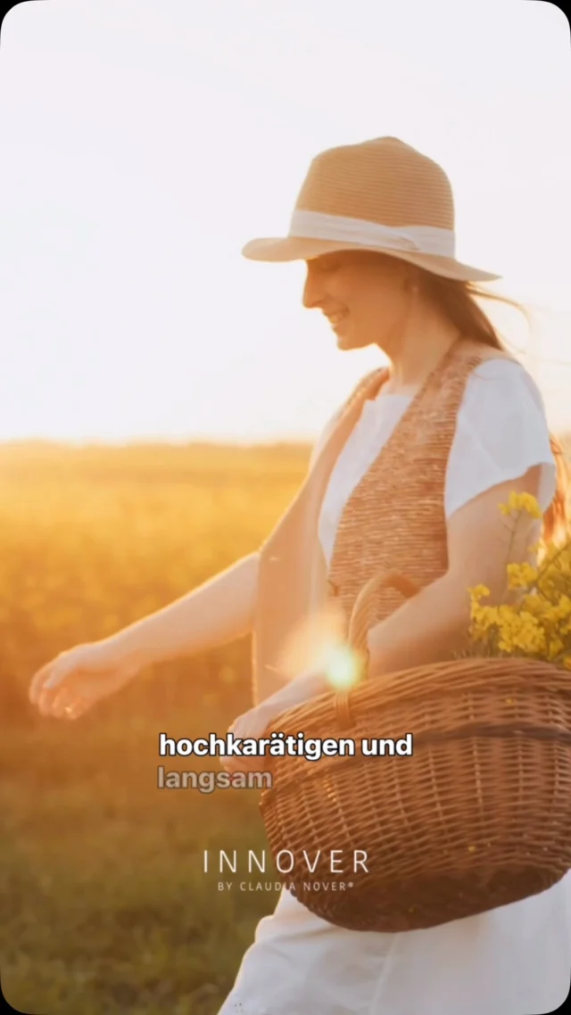 🧺 Der Barbault Basket 🧺

Die Ordnung der Welt wird derzeit wiederhergestellt – und André Barbault hat es gewusst!

André Barbault ist ein französischer Mundan Astrologe.
Die Mundan Astrologie beschäftigt sich mit der Weltlage (Lateinisch mundus = die Welt), also der #Politik, den #Finanzmärkten der Wirtschaft und so weiter.

Barbault beschreibt im Juli 2026 ein spezielles Muster am Himmel - dem Barbault Basket - zwischen den vier äußeren Planeten: 
⭐️Jupiter im Zeichen Löwe

⭐️Uranus im Zeichen Zwillinge

⭐️Neptun im Zeichen Widder

⭐️Pluto im Zeichen Wassermann, 

Das alles jeweils auf 4° (exakt am 19. Juli)!

Das bedeutet: in der Astrologie wird diese seltene geometrische Figur als eine starke Energie für #Wandel und Entwicklung gedeutet. 
Die vier Planeten bilden ein harmonisches Netzwerk, welches durch Spannungen, Kreativität und Evolution geprägt ist. 
Es kann einem Neubeginn ähneln 💫
Eine andere Astrologin schreibt:
 der Juli 2026 steht astrologisch für die Architektur einer neuen Ära. 💃🏼💃🏼💃🏼

Es geht schlichtweg um den Übergang von alten Systemen hin zu neuen Strukturen in der Gesellschaft.

Ich bin in sehr großer Vorfreude. 
Wie geht es dir?

ANDRE BARBAULT 
BARBAULT BASKET 
ASTROLOGIE 
MUNDAN ASTROLOGIE 
DIE WELT IM WANDEL
URANUS
NEPTUN 
JUPITER 
PLUTO